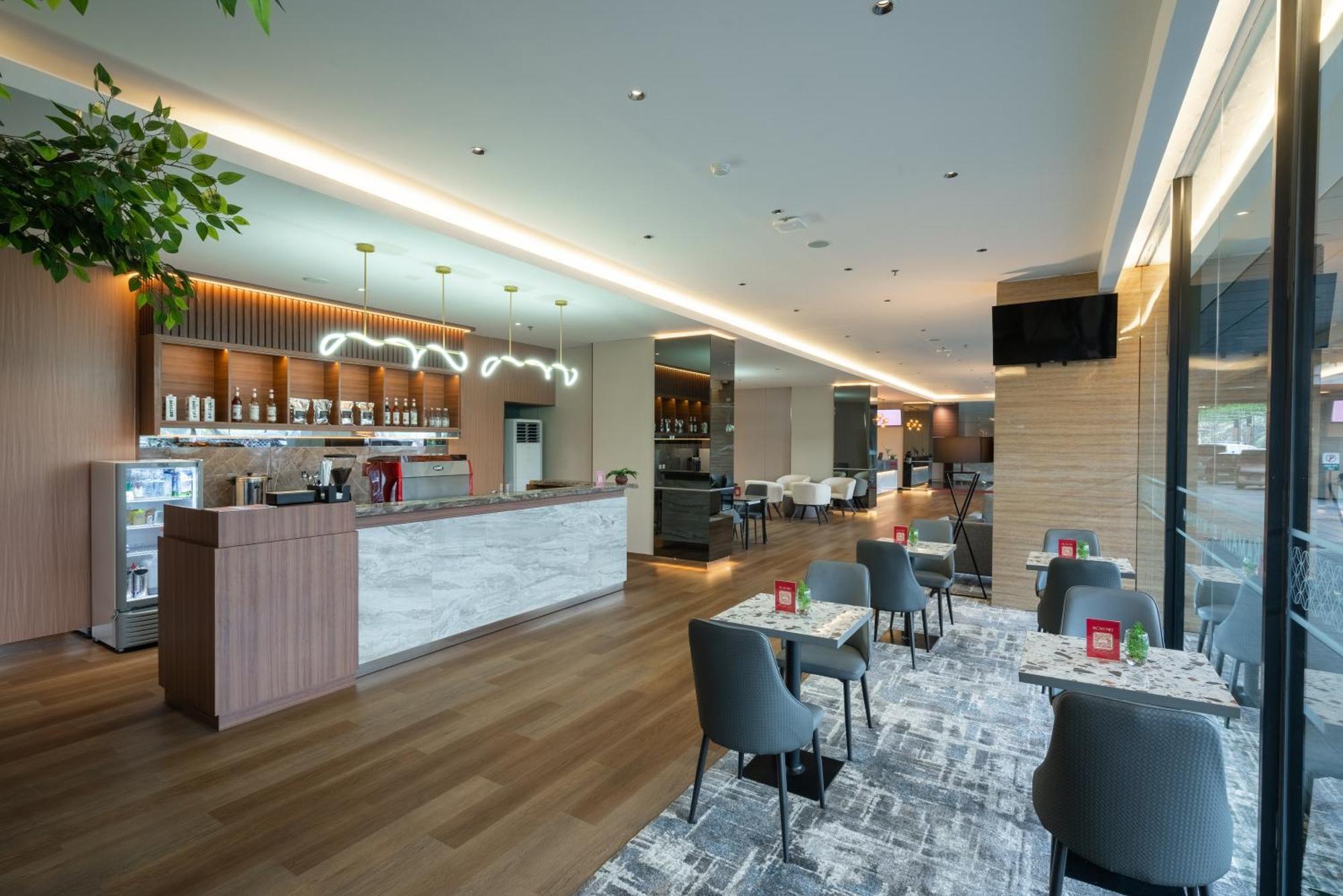 Ramada By Wyndham Serpong Exterior photo