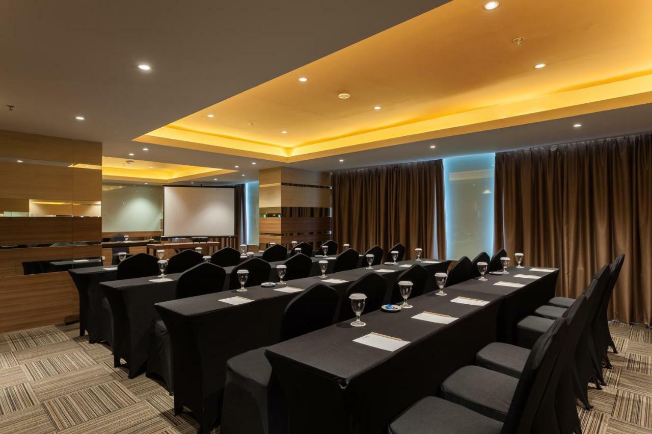 Ramada By Wyndham Serpong Exterior photo